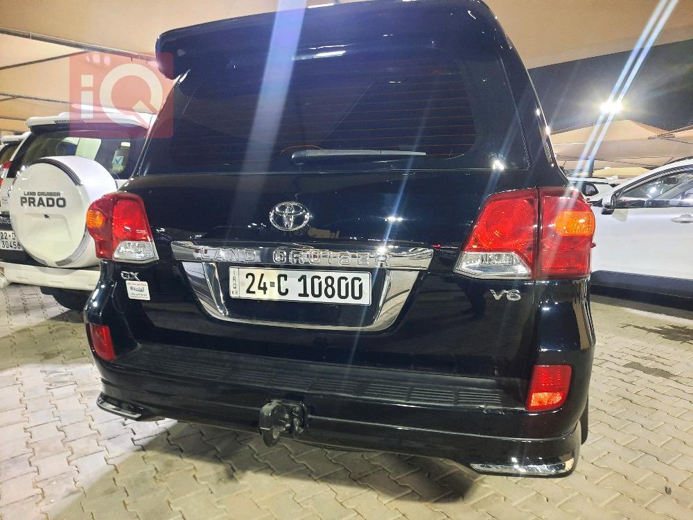 تۆیۆتا لاند کروزەر